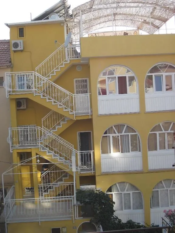 Kibar Apart Pansiyon Kuşadası Apart Otel
