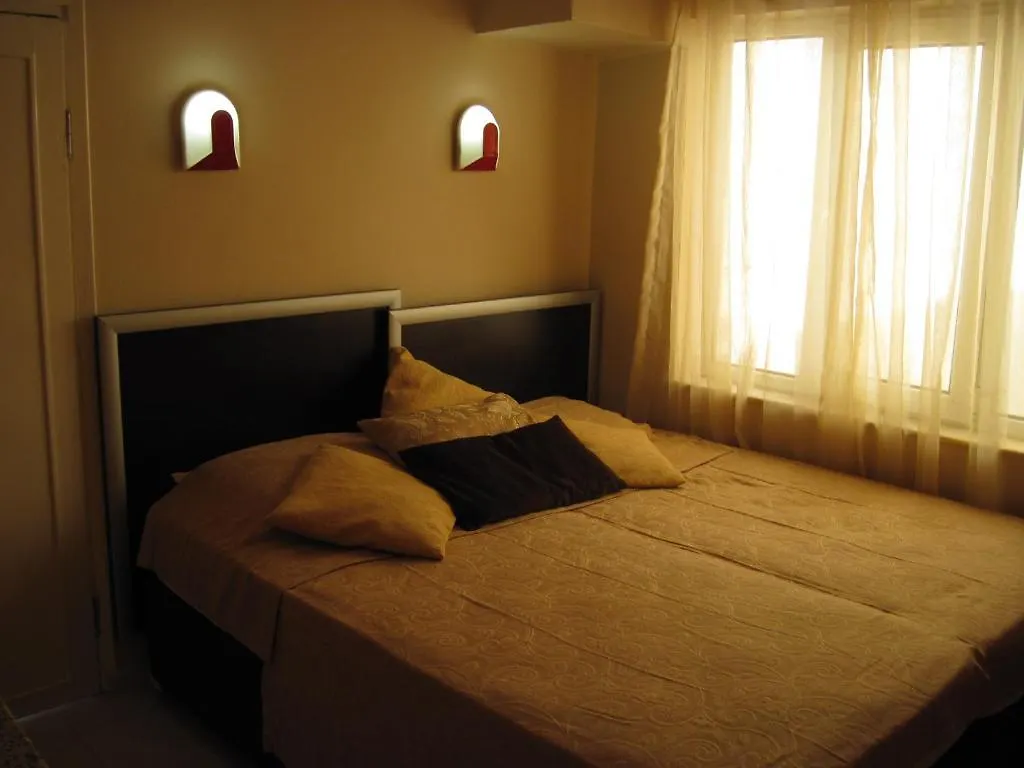 Apart Otel Kibar Apart Pansiyon Kuşadası
