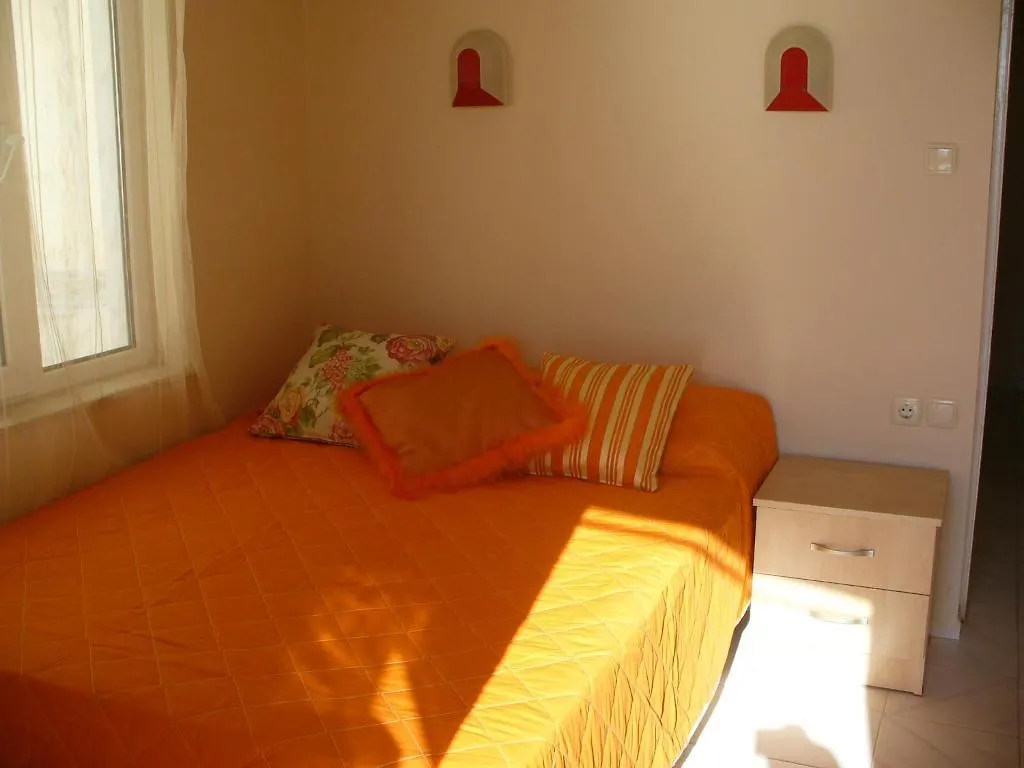 Kibar Apart Pansiyon Kuşadası 0*,